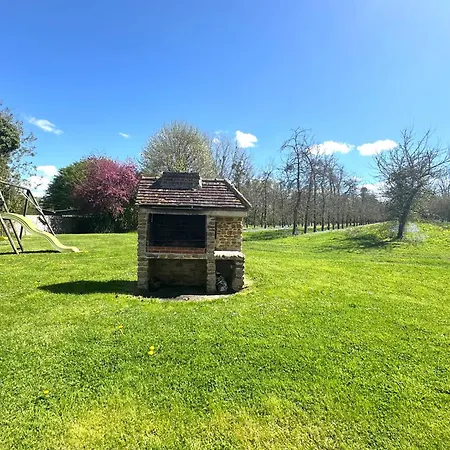 La Maison Des Pommiers -calme -jardin -jeux * Orgeres (Orne)