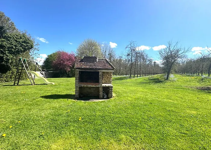 La Maison Des Pommiers -calme -jardin -jeux * Orgeres (Orne)