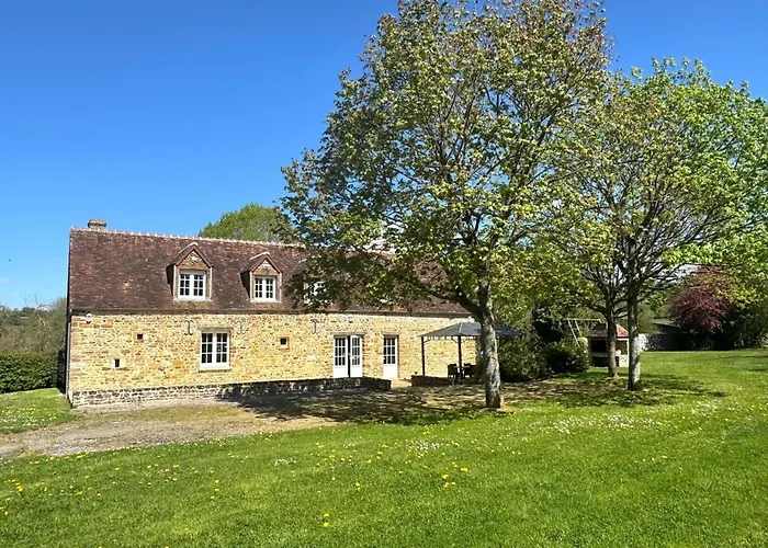 Дом отдыха La Maison Des Pommiers -calme -jardin -jeux Orgeres (Orne)