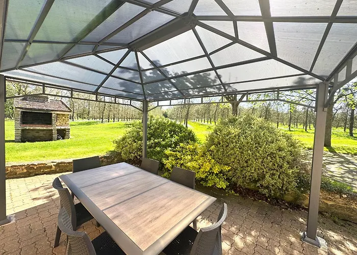 La Maison Des Pommiers -calme -jardin -jeux Дом отдыха *